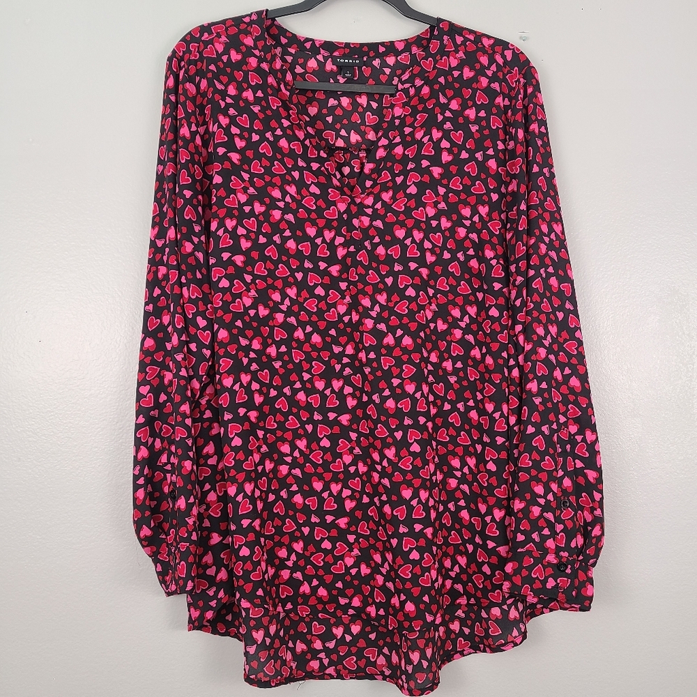 Torrid Plus Size Black Long Sleeve Pink Heart Love Valentine's Day Print Blouse